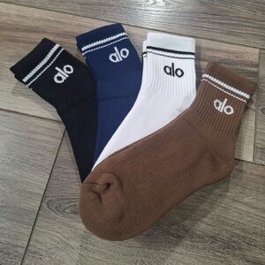 Alo Throwback socks 4 pairs brand new